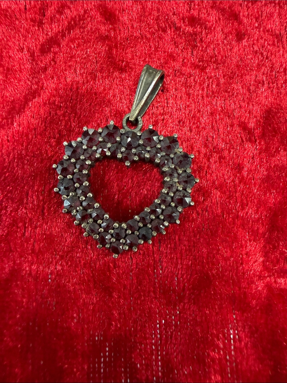 Heart-Shaped Garnet Cluster Pendant Necklace - Deep Red
